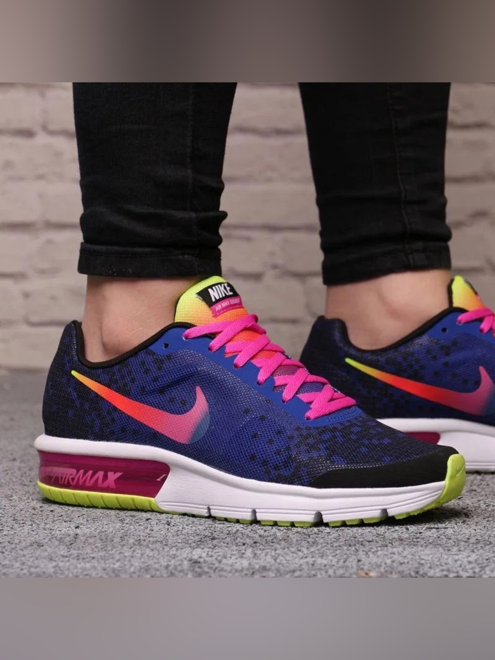 Nike Women’s Blue Running Shoes with Pink Laces and Gradient Swoosh